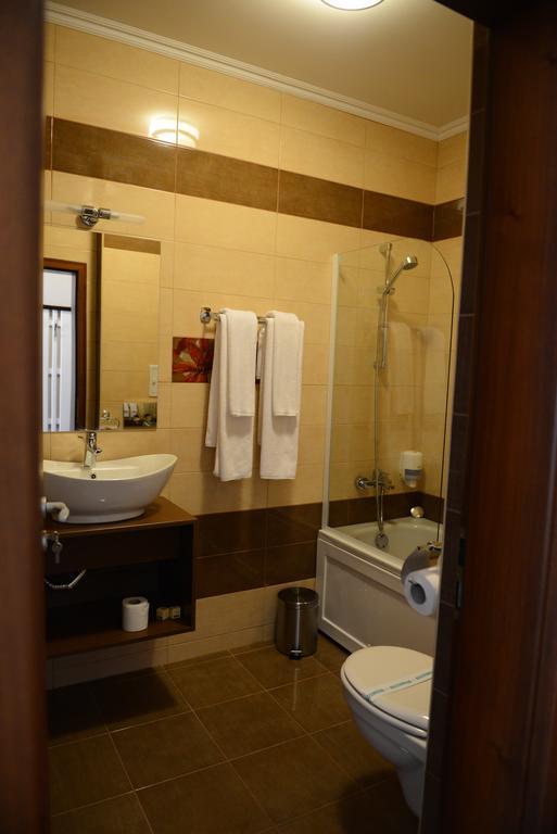Hotel Europa Бая Маре Екстериор снимка