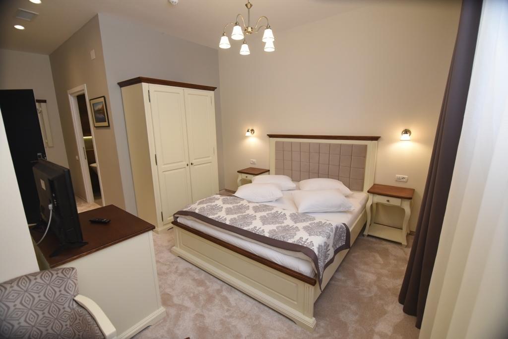 Hotel Europa Бая Маре Екстериор снимка