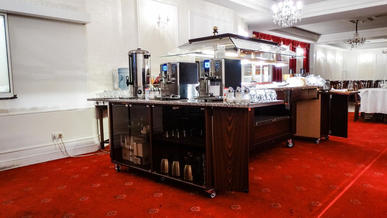 Hotel Europa Бая Маре Екстериор снимка