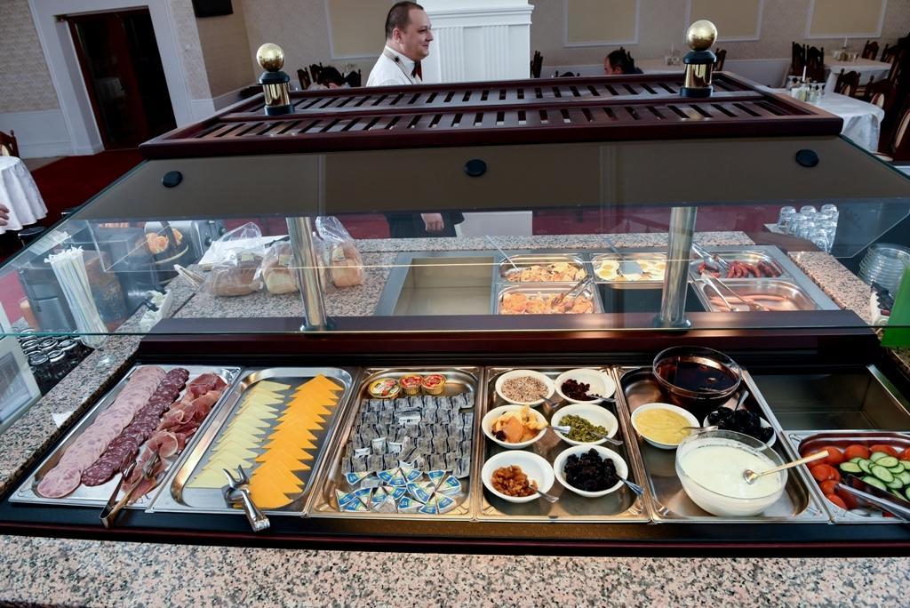 Hotel Europa Бая Маре Екстериор снимка