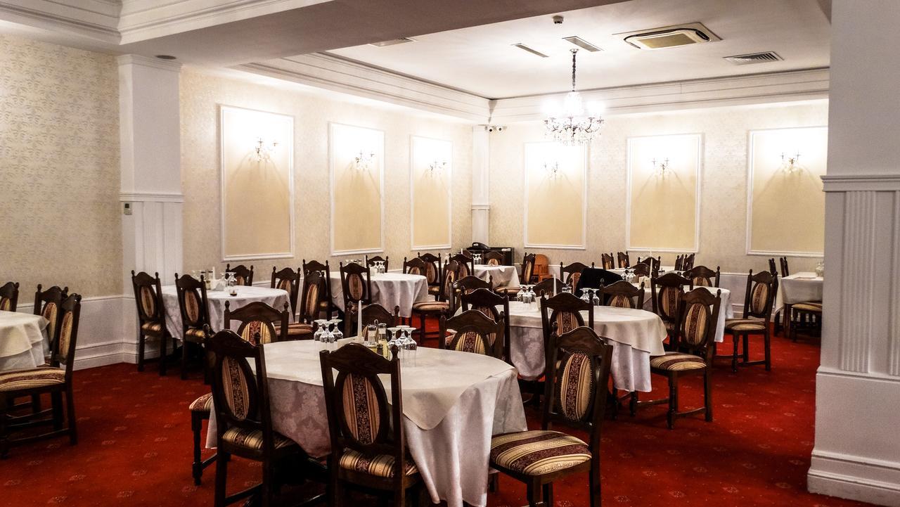 Hotel Europa Бая Маре Екстериор снимка