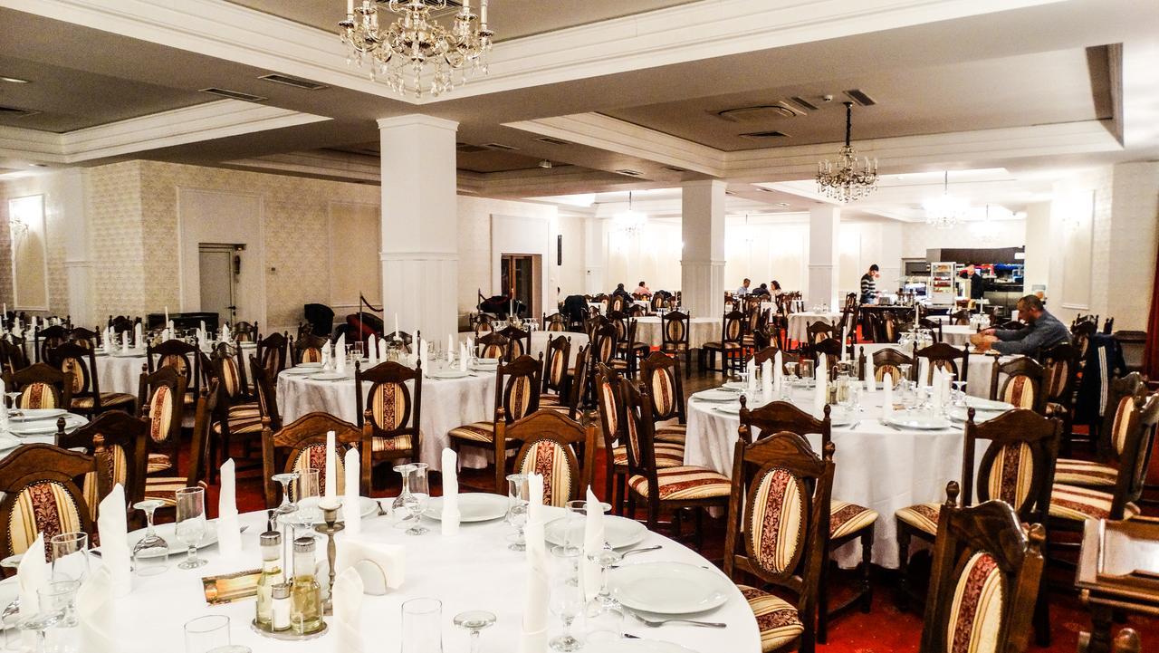 Hotel Europa Бая Маре Екстериор снимка